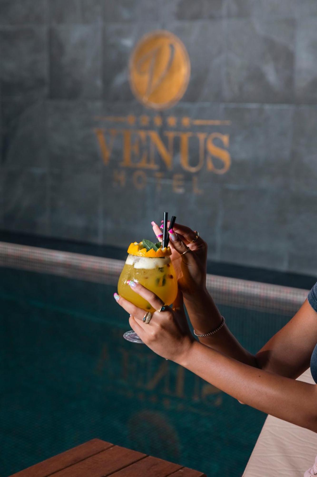 Venus Hotel Pristina Exterior photo