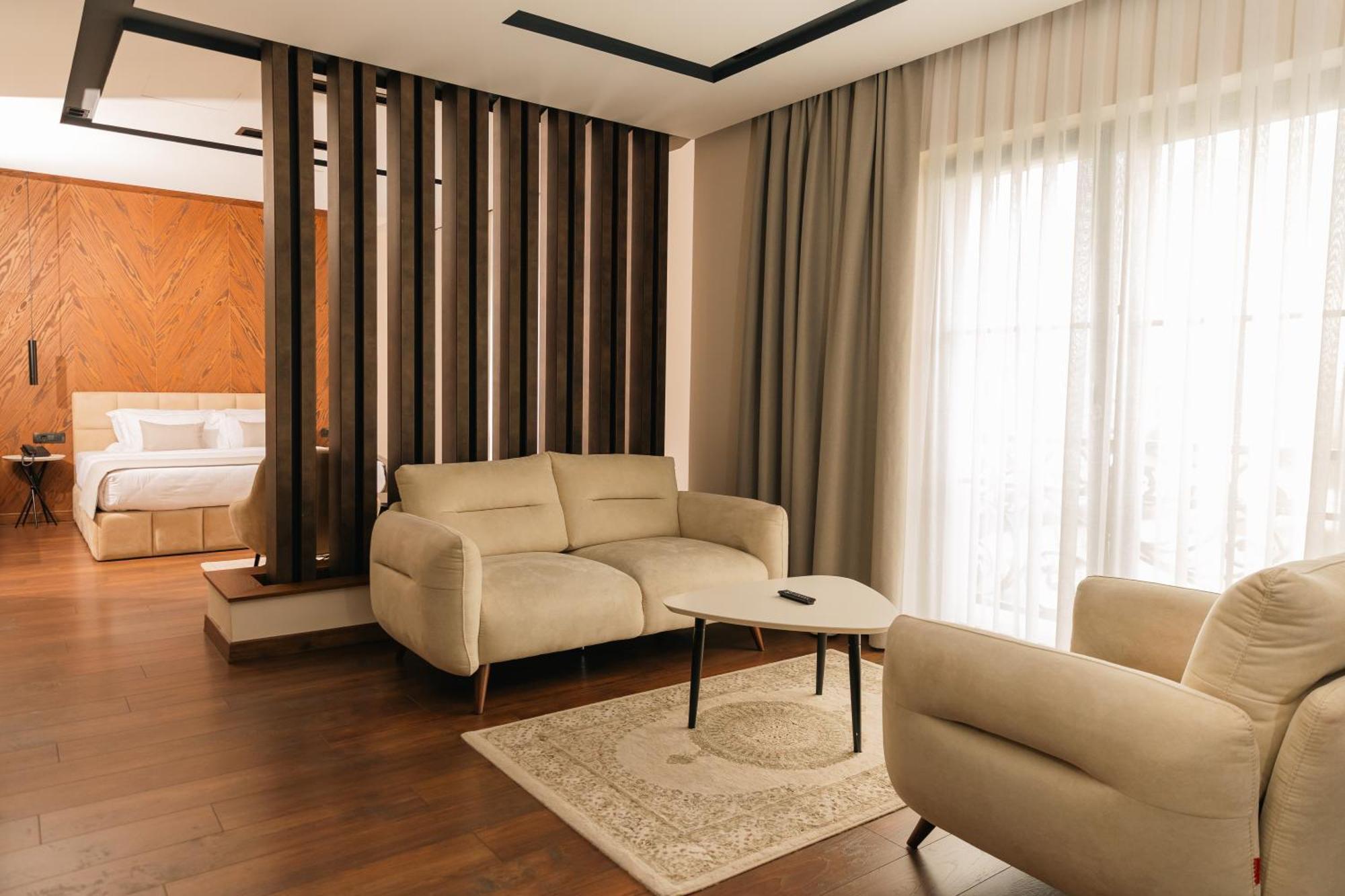 Venus Hotel Pristina Exterior photo