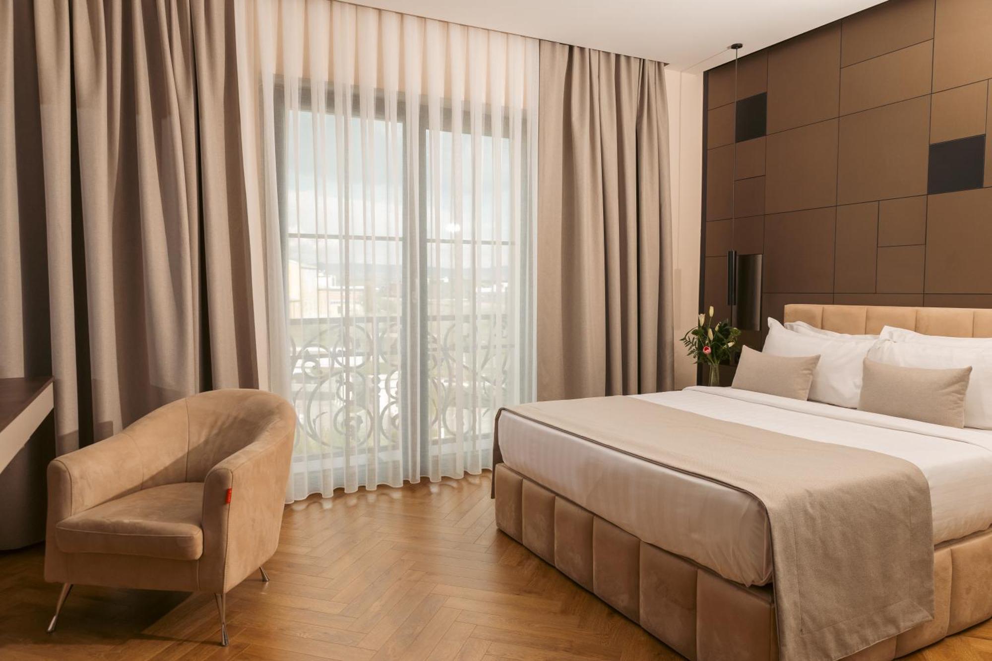 Venus Hotel Pristina Exterior photo